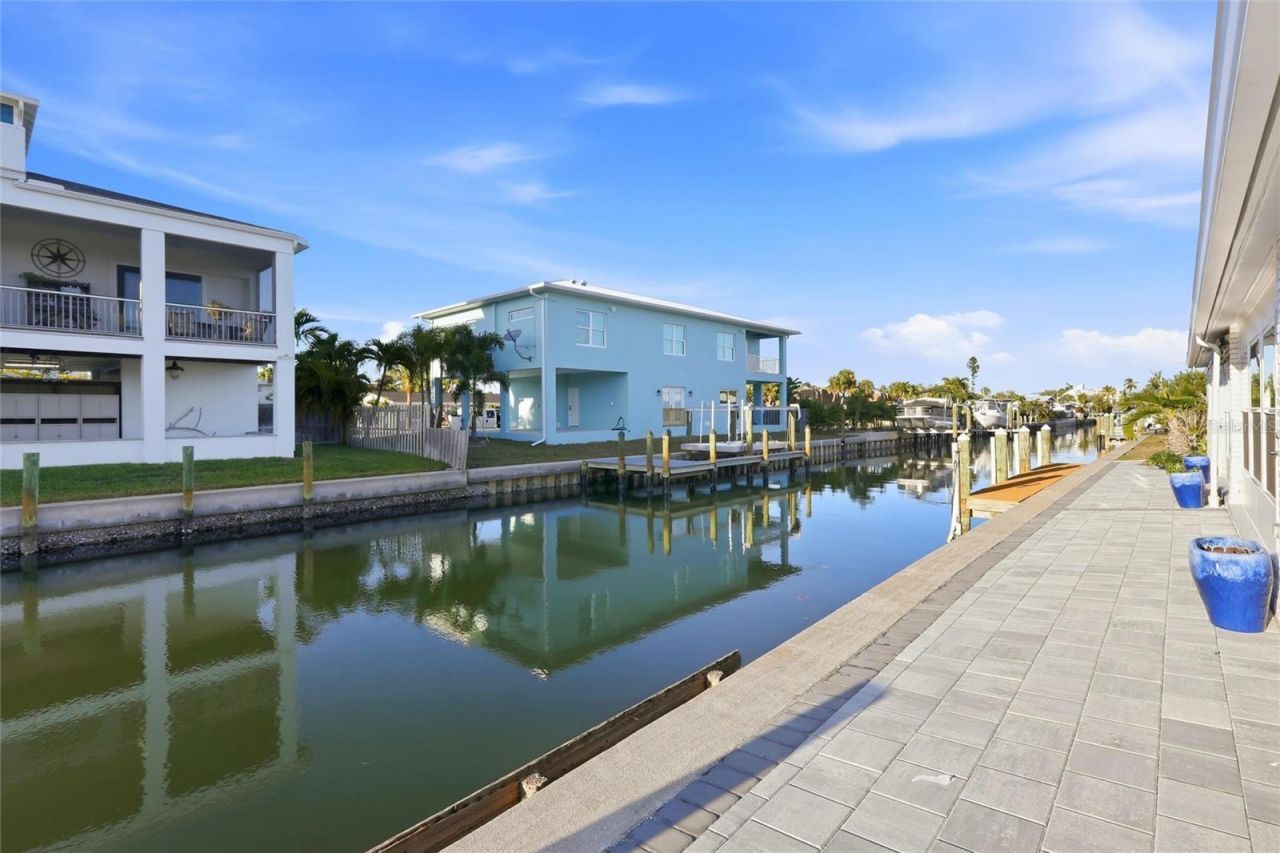 713 Saint Judes Drive S, Unit 1, Longboat Key, FL 34228 Photo