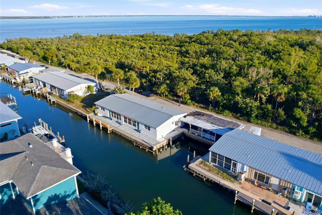 713 Saint Judes Drive S, Unit 1, Longboat Key, FL 34228 Photo