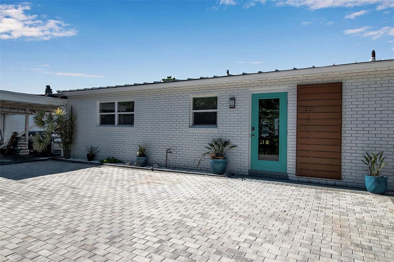 713 Saint Judes Drive S, Unit 1, Longboat Key, FL 34228 Photo