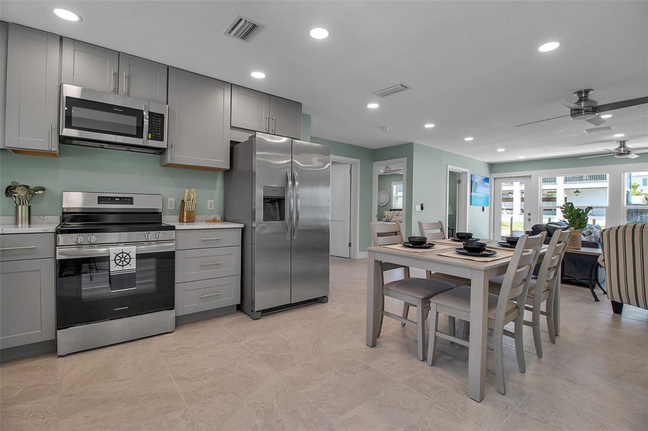 713 Saint Judes Drive S, Unit 1, Longboat Key, FL 34228 Photo