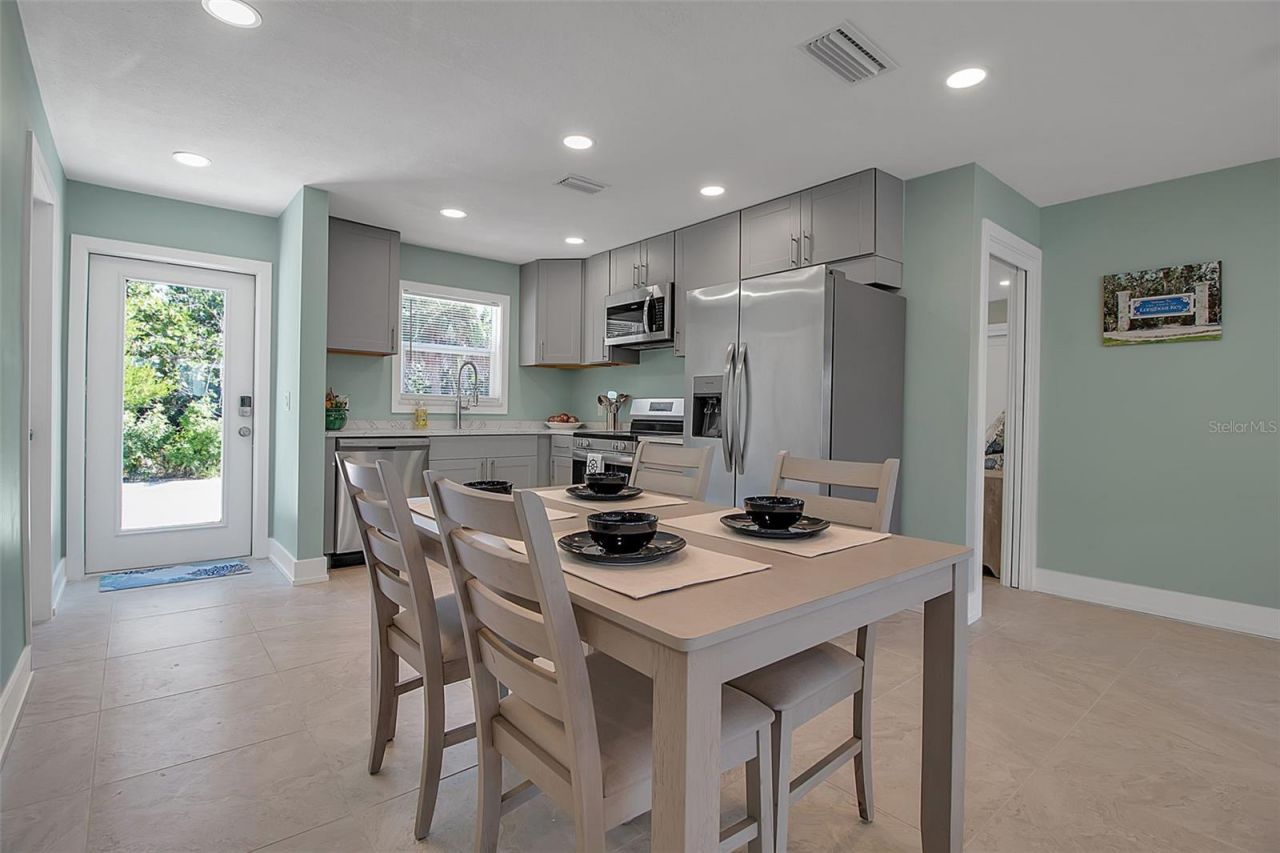 713 Saint Judes Drive S, Unit 1, Longboat Key, FL 34228 Photo