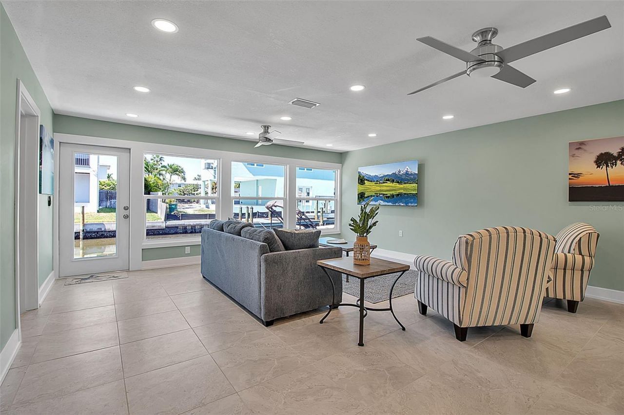 713 Saint Judes Drive S, Unit 1, Longboat Key, FL 34228 Photo