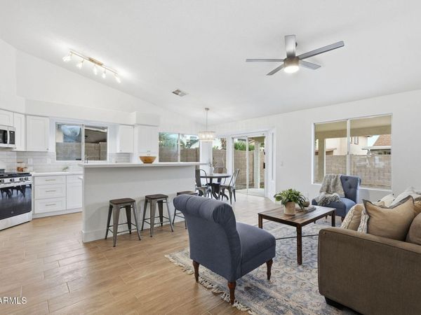 4137 W CHAMA Drive, Glendale, AZ 85310