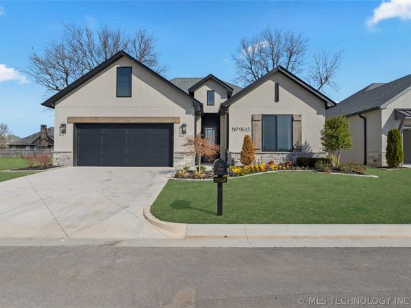 9613 E 119th Court S, Bixby, OK 74008