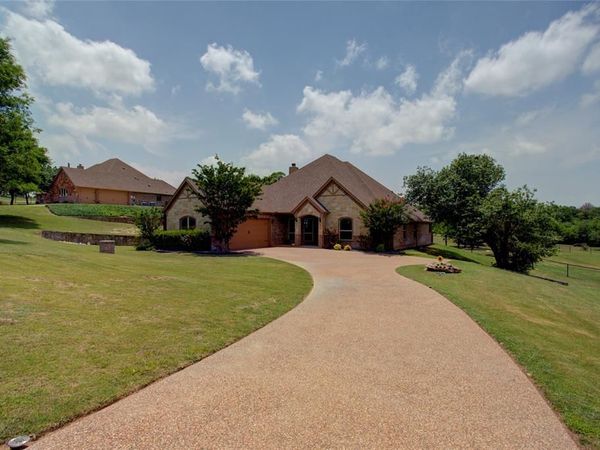 136 Meadow Arbor Drive, Weatherford, TX 76085