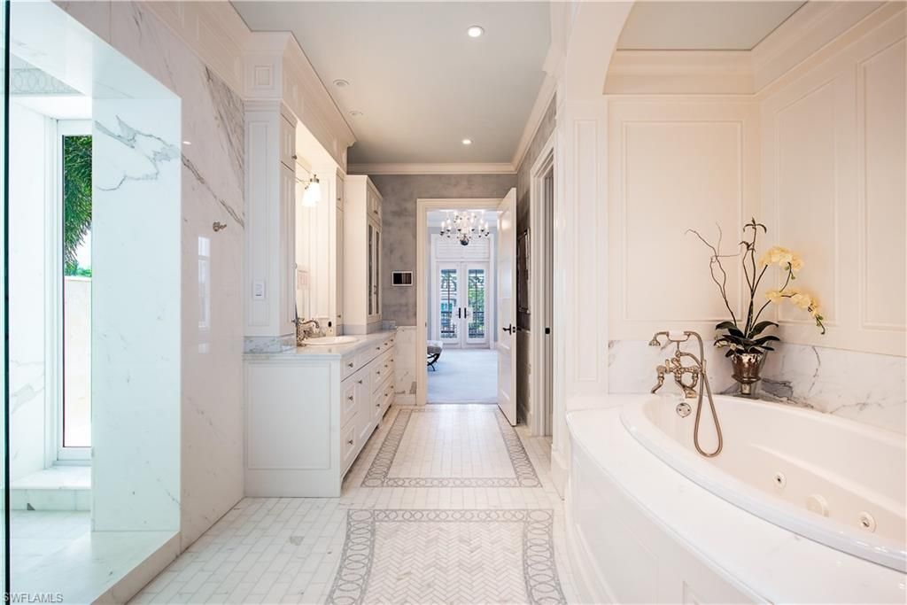 2001 4th St S, Naples, FL 34102 Photo