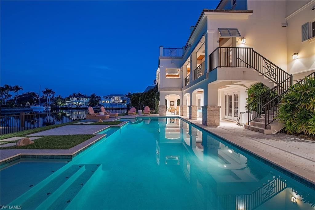 2001 4th St S, Naples, FL 34102 Photo