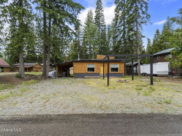 118 Timber LN , Nordman, ID 83848