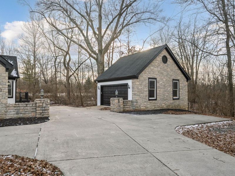 9044 Esin Court, Powell, OH 43065 Photo 3