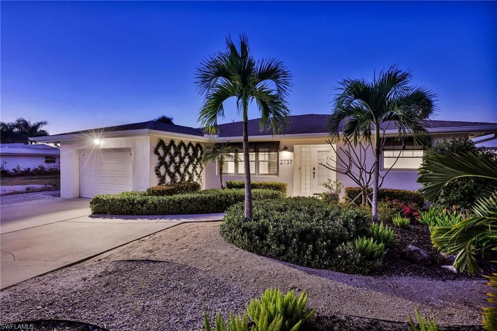2737 Shoreview Dr, Naples, FL 34112 Main Photo