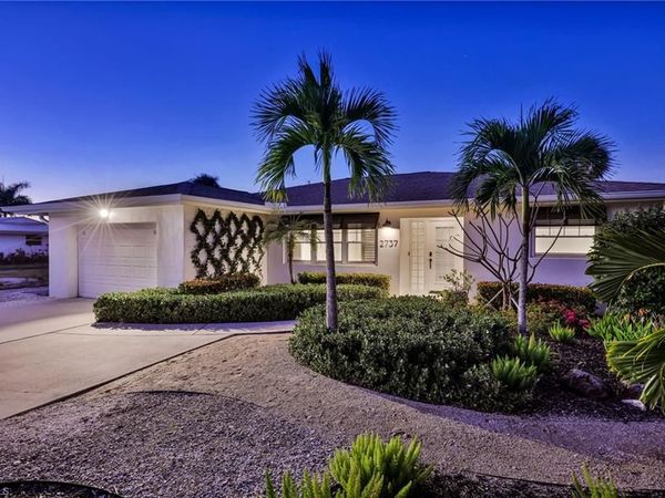 2737 Shoreview DR, NAPLES, FL 34112