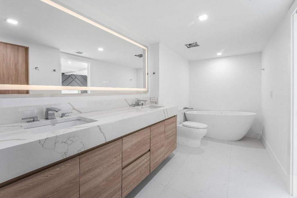 5380 N Ocean Drive, Unit 19d, Singer Island, FL 33404 Photo