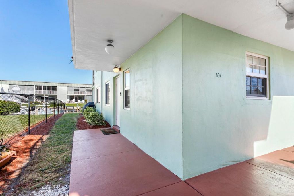 117 Lehane Terrace, Unit 101, North Palm Beach, FL 33408 Photo