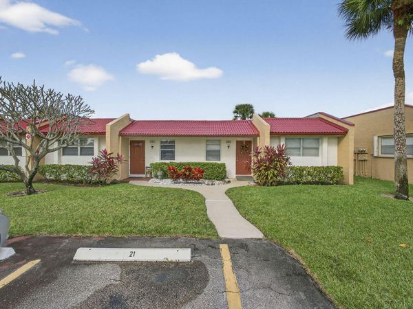 135 Lake Anne Drive, West Palm Beach, FL 33411