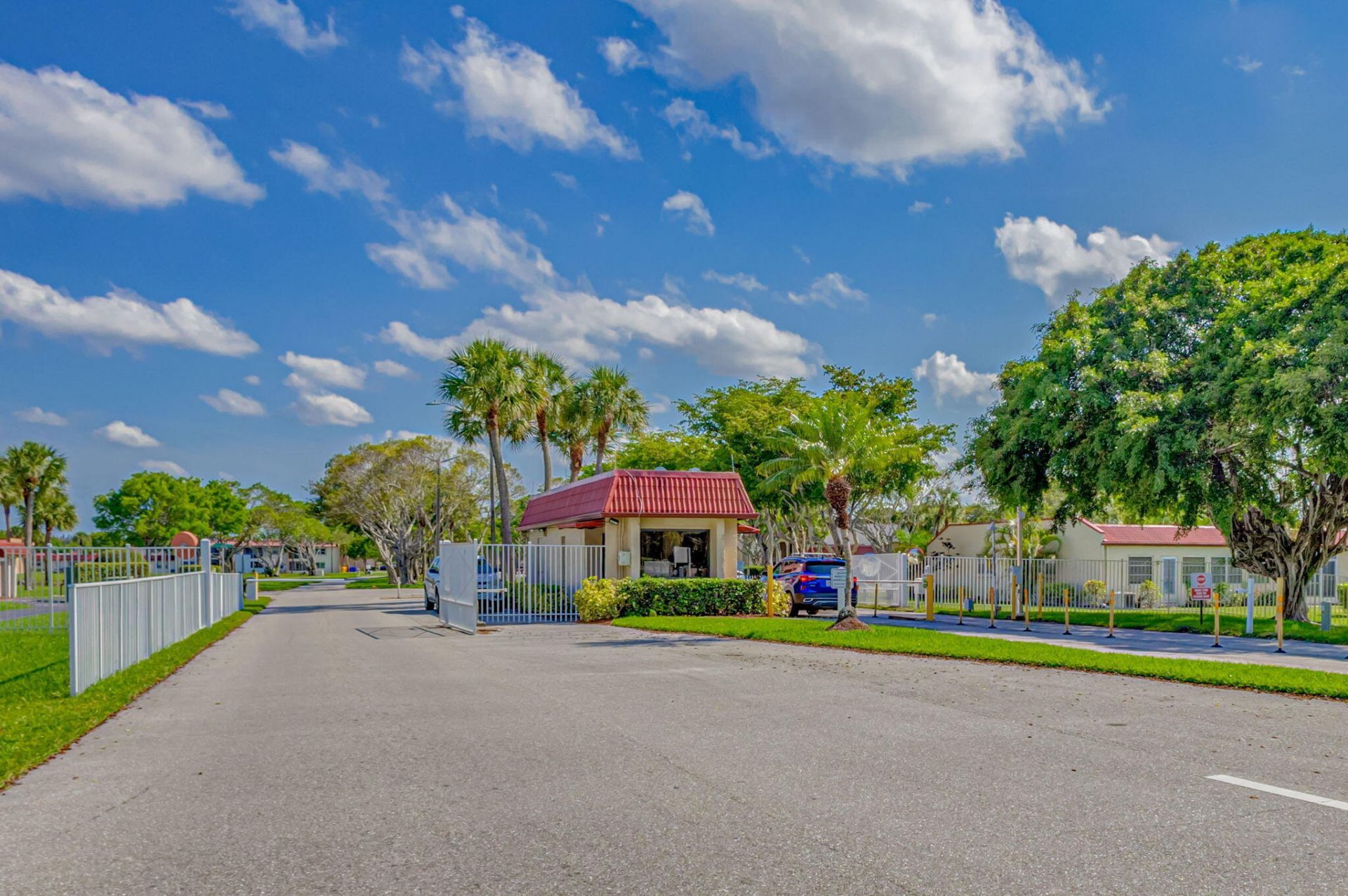 135 Lake Anne Drive, West Palm Beach, FL 33411 Photo