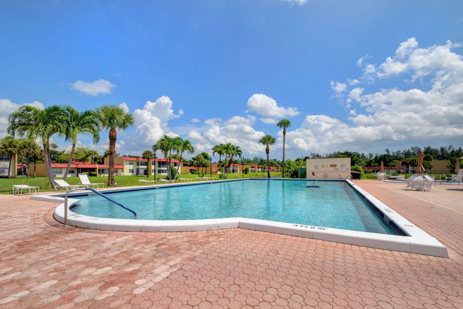 135 Lake Anne Drive, West Palm Beach, FL 33411 Photo