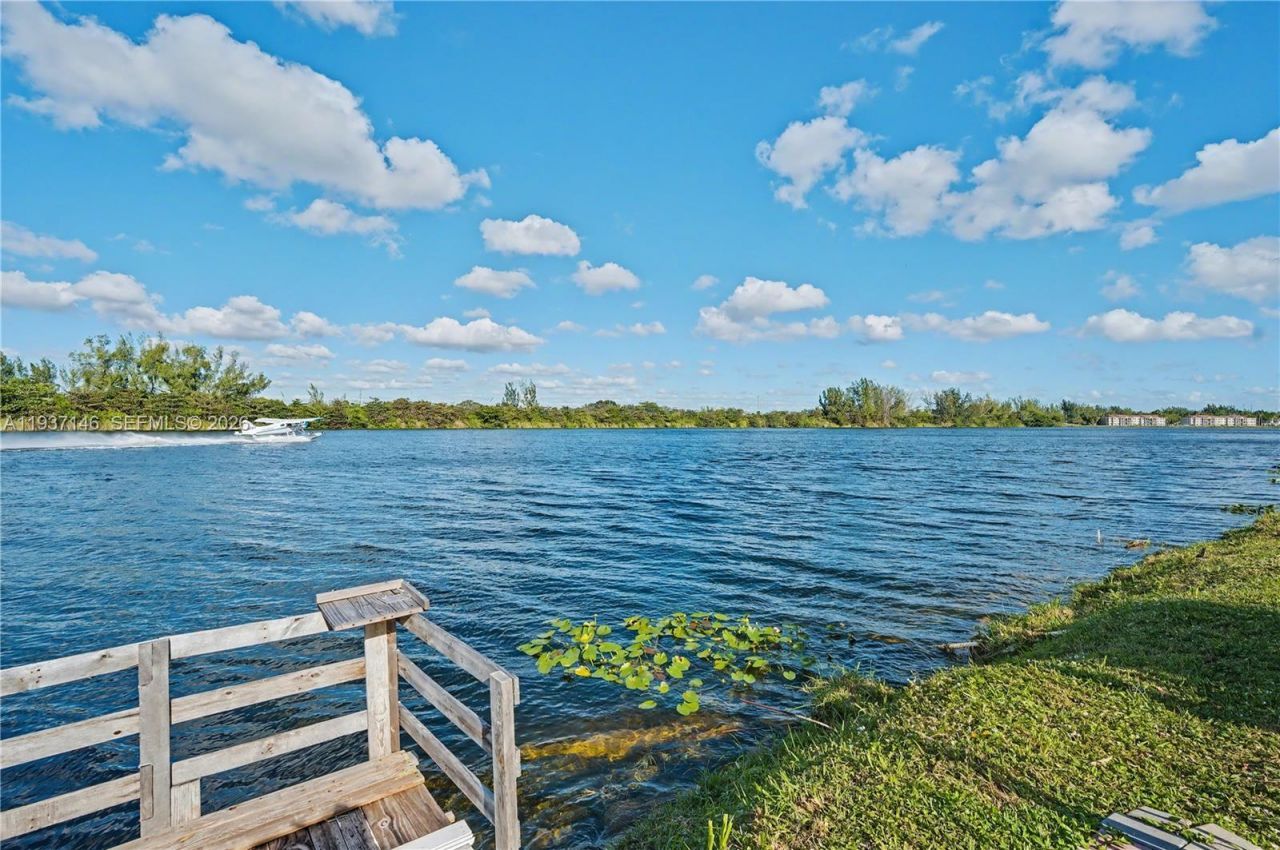 14620 NW 17th Dr, Miami, FL 33167 Photo