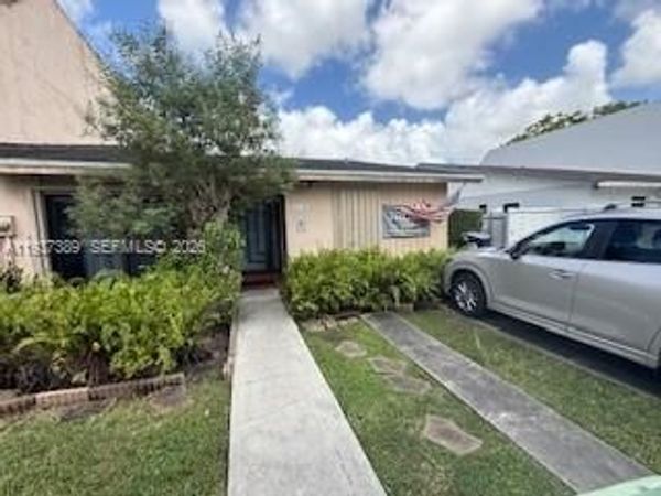 2429 SW 110th Ave, Miami, FL 33165