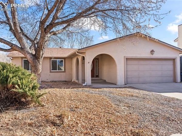 2355 Heathercrest Drive, Colorado Springs, CO 80915