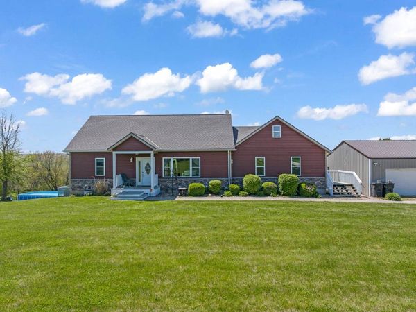 1723 Creamery Road, Dexter, IA 50070