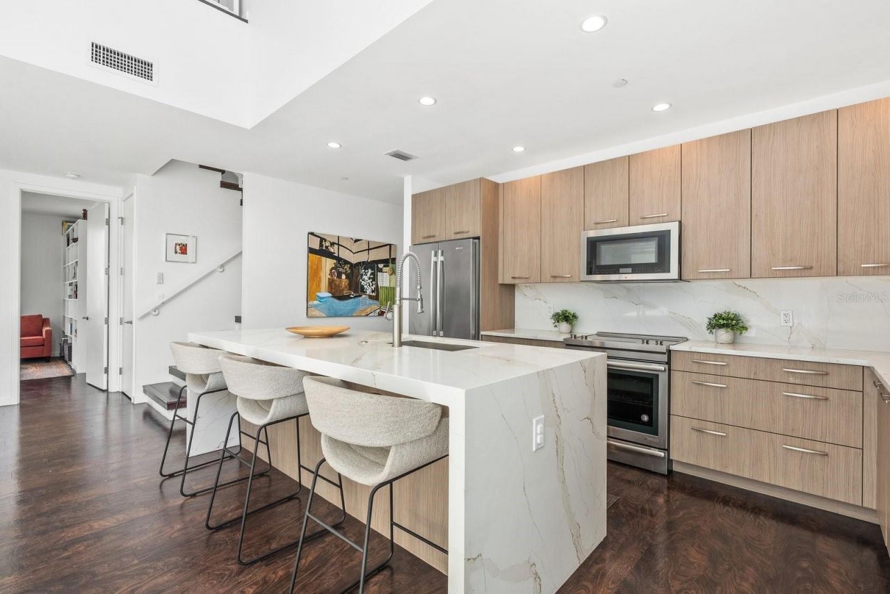 1350 5th Street, Unit 306, Sarasota, FL 34236 Photo