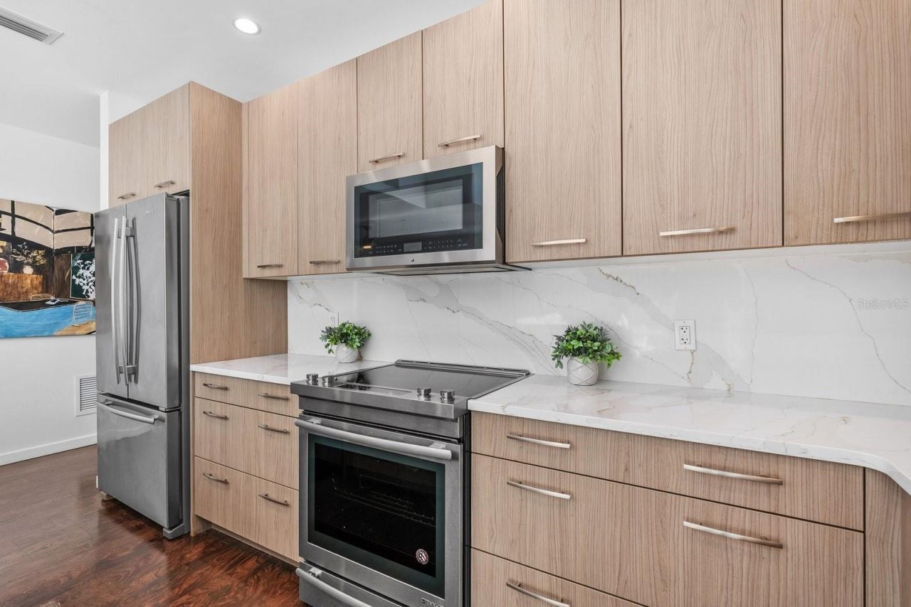 1350 5th Street, Unit 306, Sarasota, FL 34236 Photo