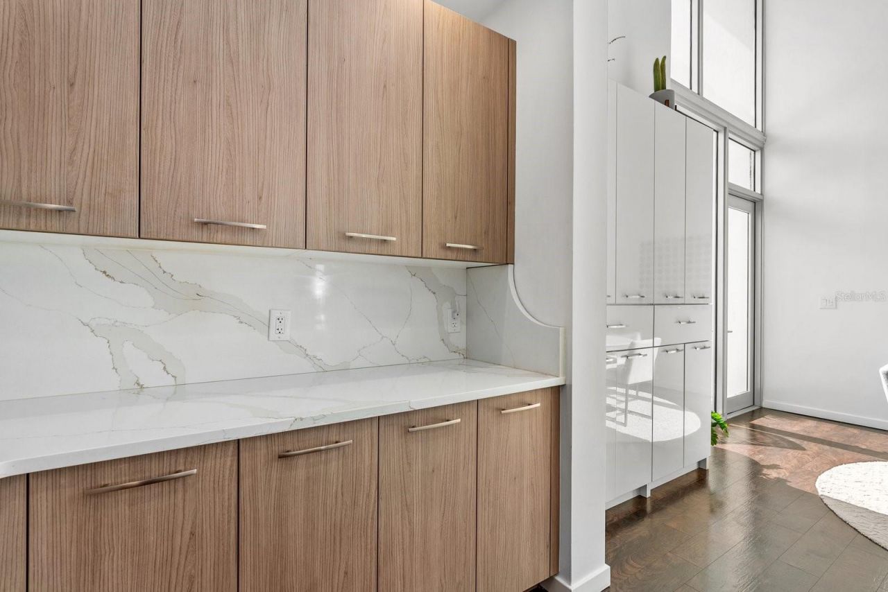 1350 5th Street, Unit 306, Sarasota, FL 34236 Photo