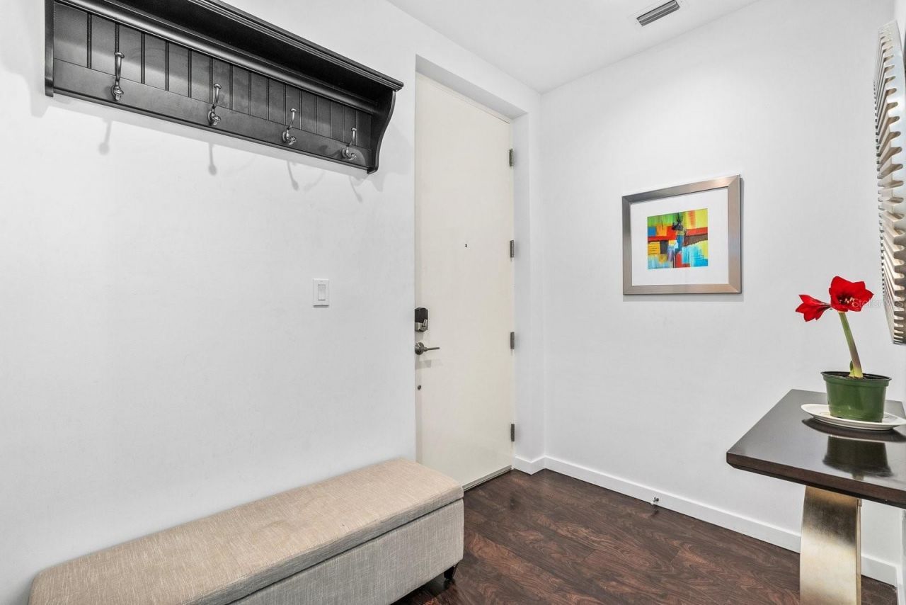 1350 5th Street, Unit 306, Sarasota, FL 34236 Photo