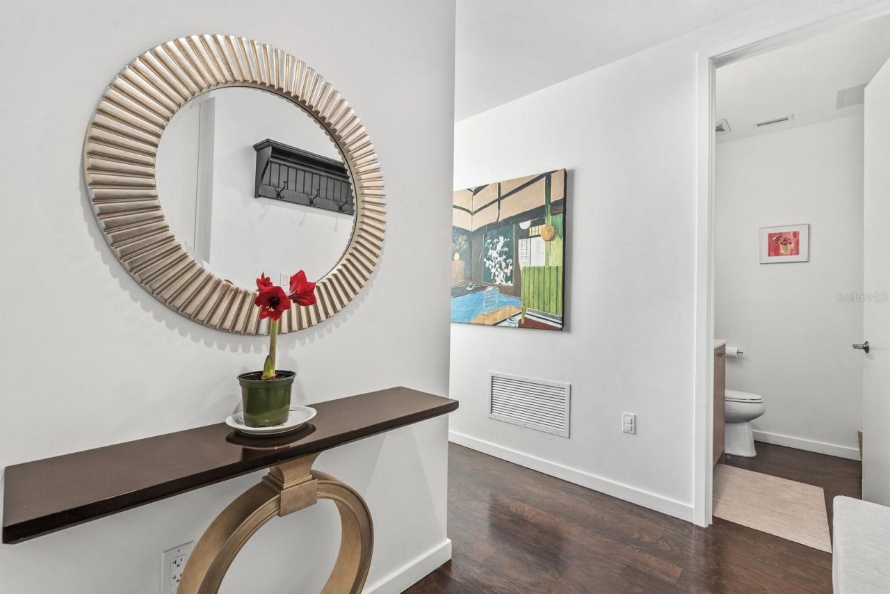 1350 5th Street, Unit 306, Sarasota, FL 34236 Photo