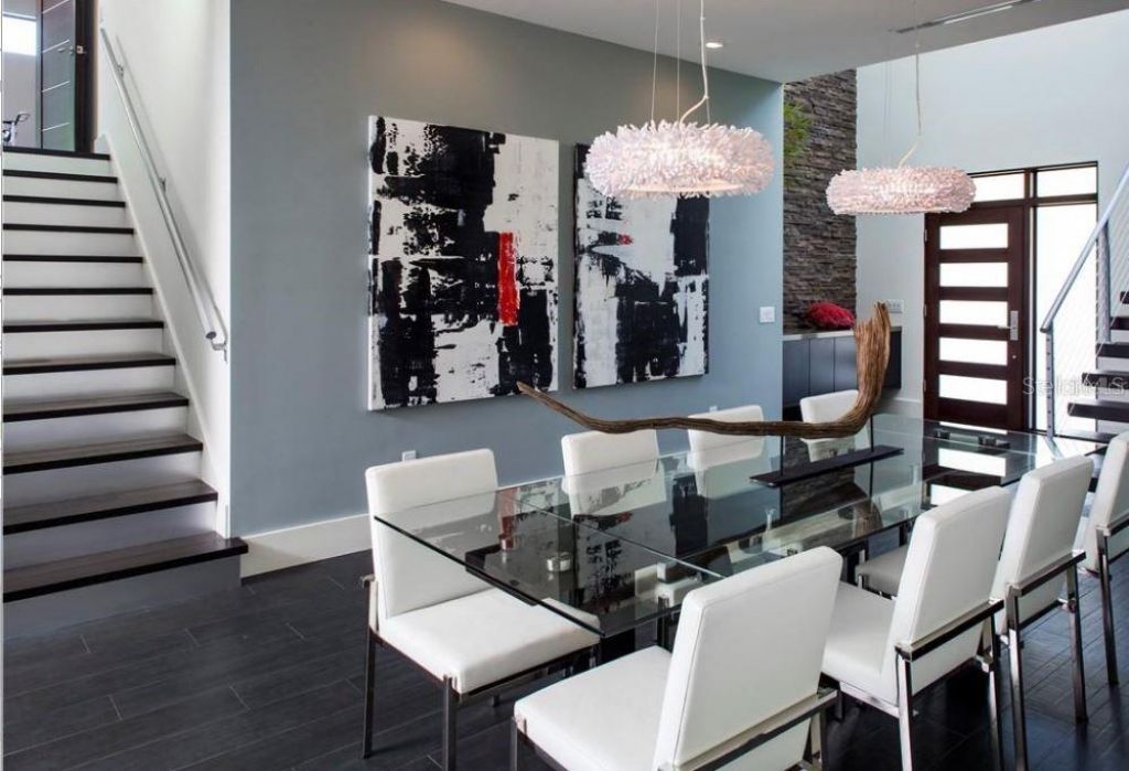 356 Bayview Drive Ne, Saint Petersburg, FL 33704 Photo