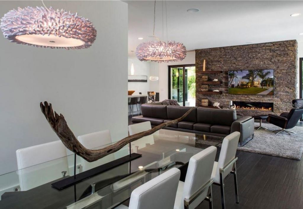 356 Bayview Drive Ne, Saint Petersburg, FL 33704 Photo