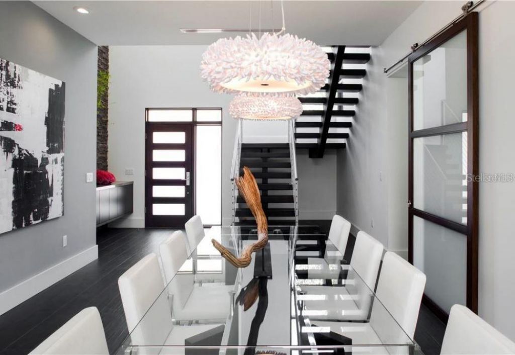 356 Bayview Drive Ne, Saint Petersburg, FL 33704 Photo