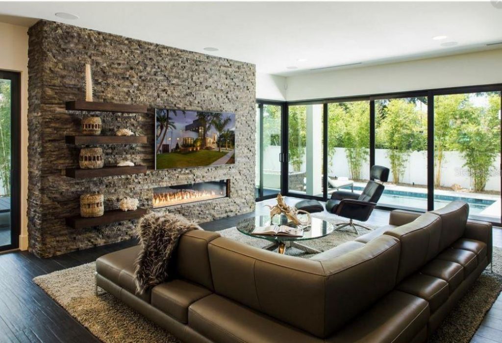 356 Bayview Drive Ne, Saint Petersburg, FL 33704 Photo