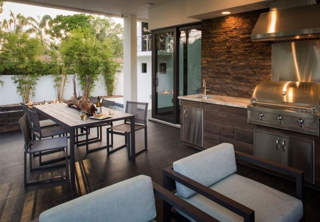 356 Bayview Drive Ne, Saint Petersburg, FL 33704 Photo