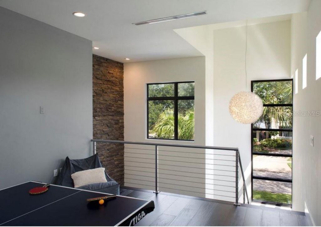 356 Bayview Drive Ne, Saint Petersburg, FL 33704 Photo