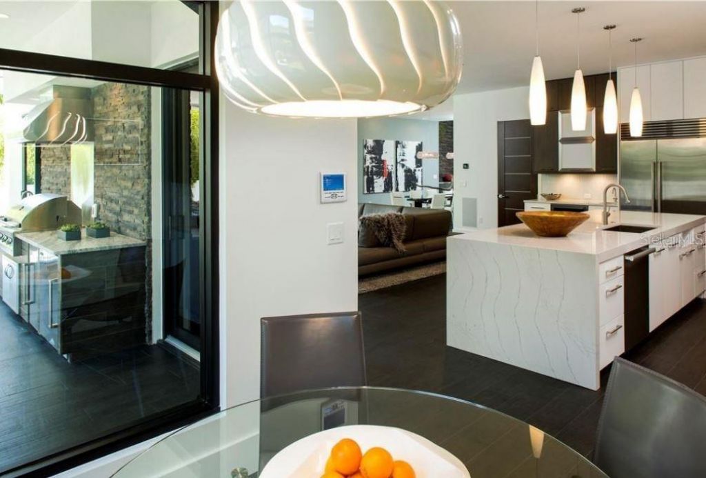 356 Bayview Drive Ne, Saint Petersburg, FL 33704 Photo