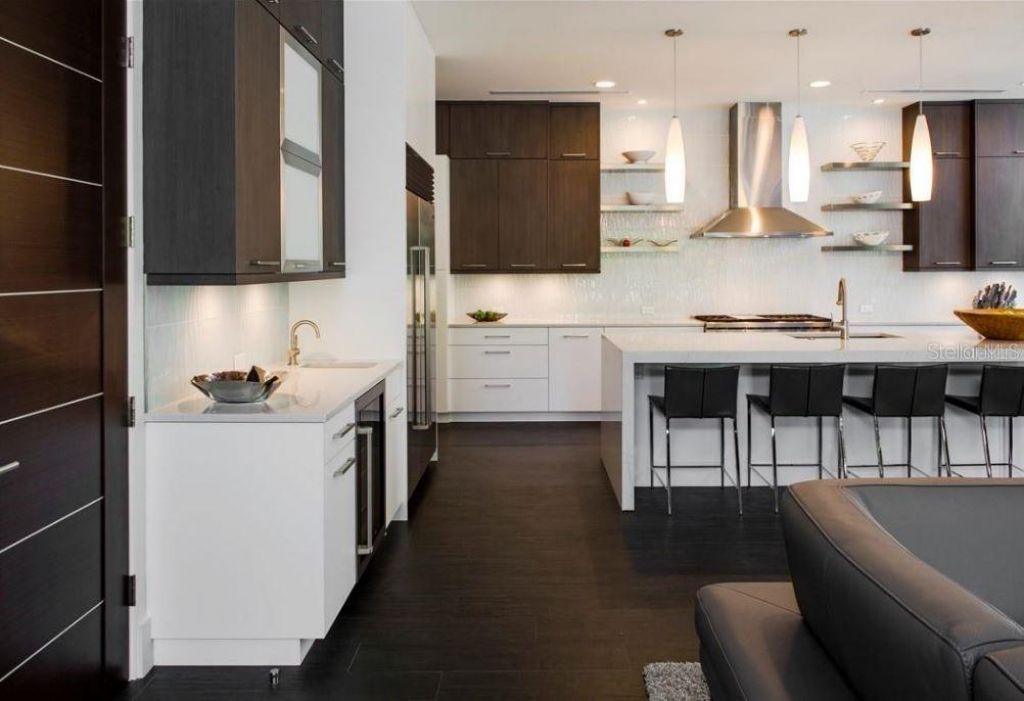 356 Bayview Drive Ne, Saint Petersburg, FL 33704 Photo