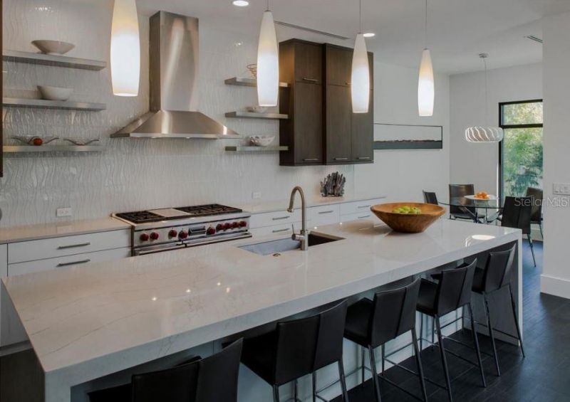 356 Bayview Drive Ne, Saint Petersburg, FL 33704 Photo