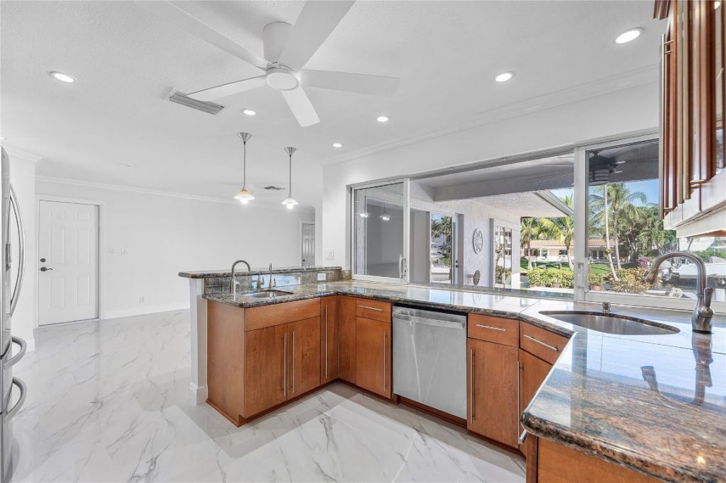 2443 NE 26th Street, Lighthouse Point, FL 33064 Photo