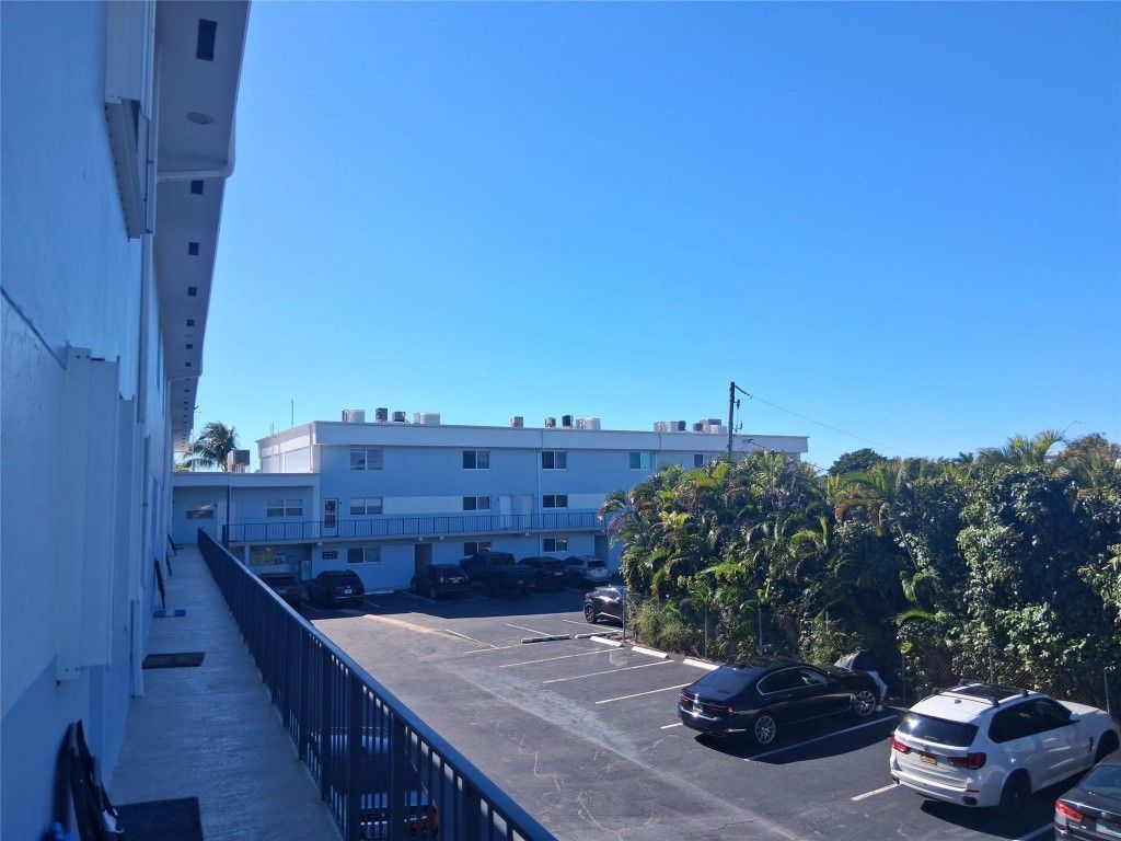 505 NE 20 Avenue, Unit 217, Deerfield Beach, FL 33441 Photo