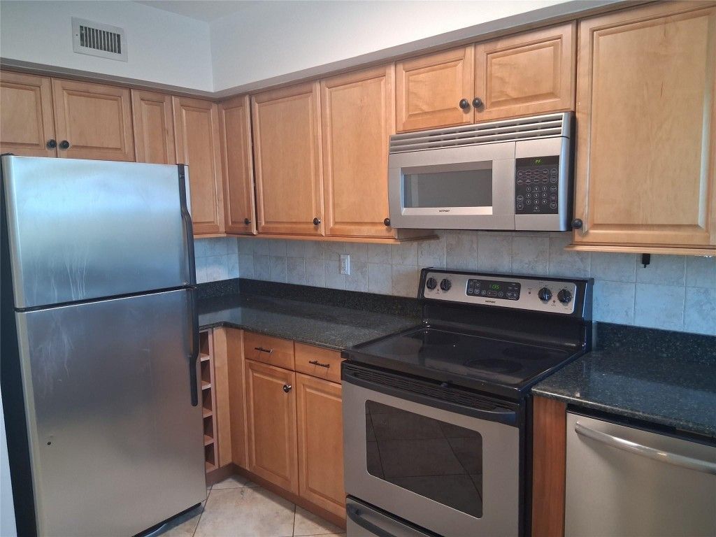 505 NE 20 Avenue, Unit 217, Deerfield Beach, FL 33441 Photo