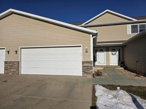 1319 Talcott Court, Waterloo, IA 50702