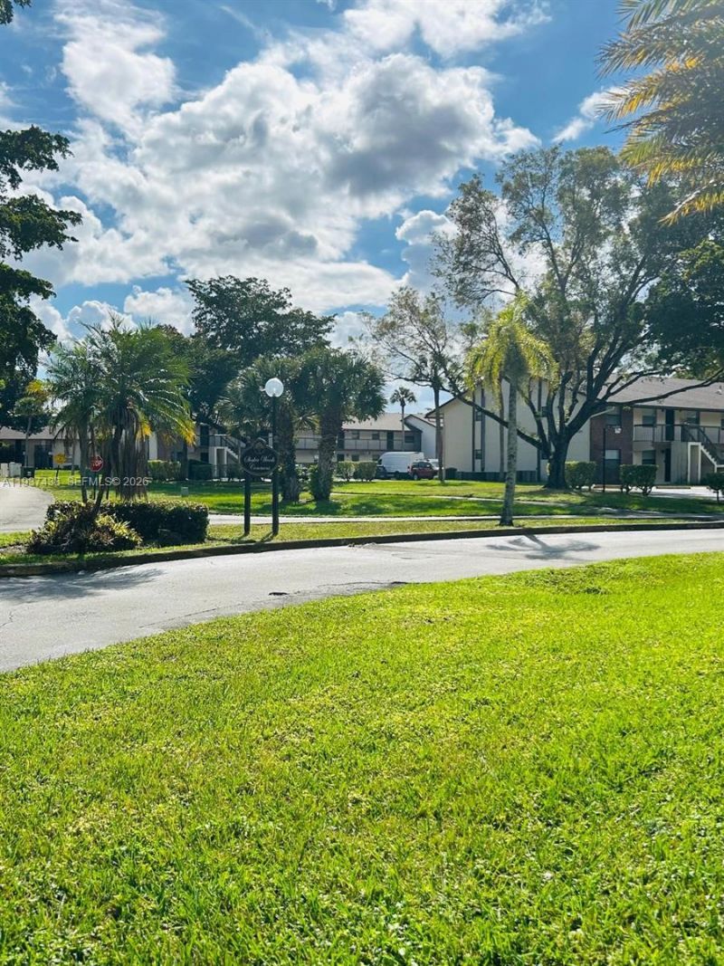 6031 Shakerwood Cir, Unit 105, Tamarac, FL 33319 Photo
