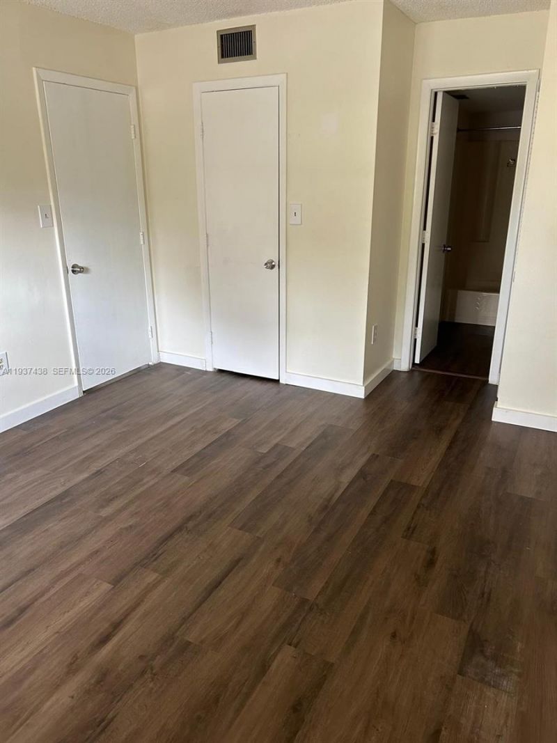 6031 Shakerwood Cir, Unit 105, Tamarac, FL 33319 Photo