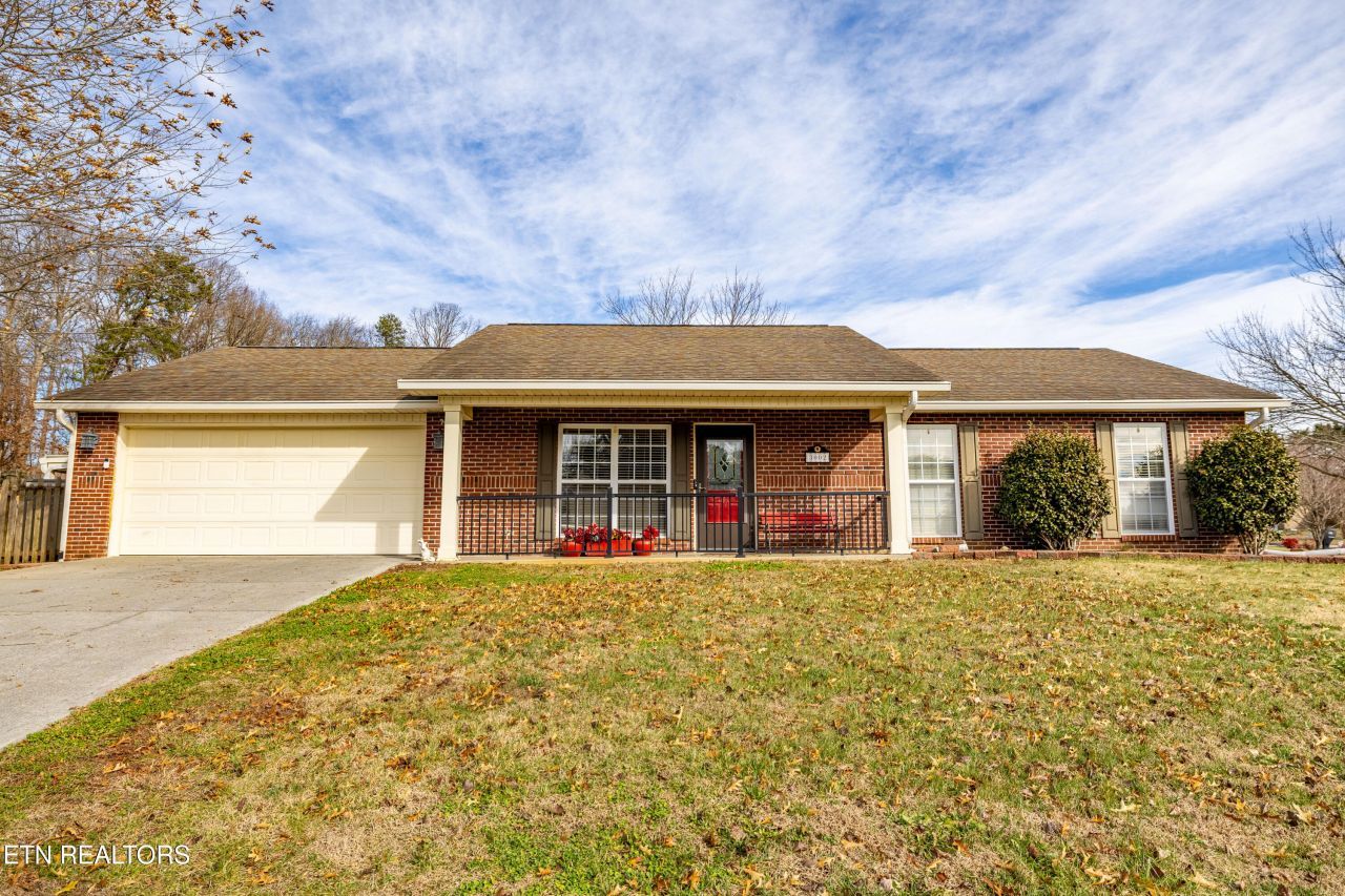 3002 Country Meadows Lane, Maryville, TN 37803 Main Photo