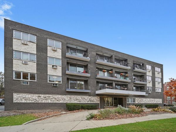 401 S Grove Avenue, Unit 1A, Oak Park, IL 60302