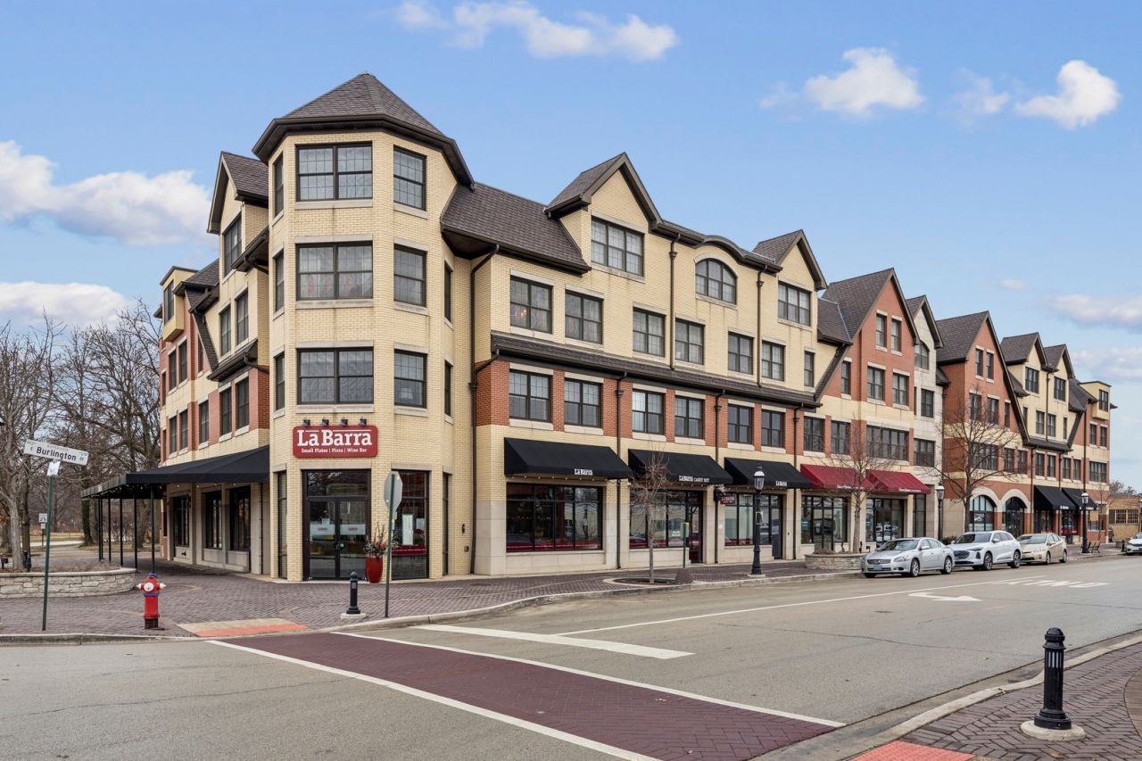 10 E Burlington Street, Riverside, IL 60546