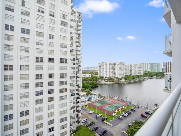 18051 Biscayne Boulevard, Unit 1504, Aventura, FL 33160
