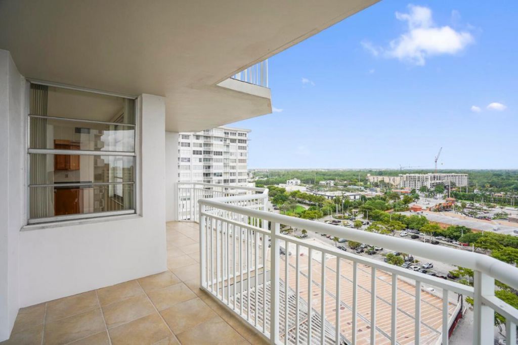 18051 Biscayne Boulevard, Unit 1504, Aventura, FL 33160 Photo