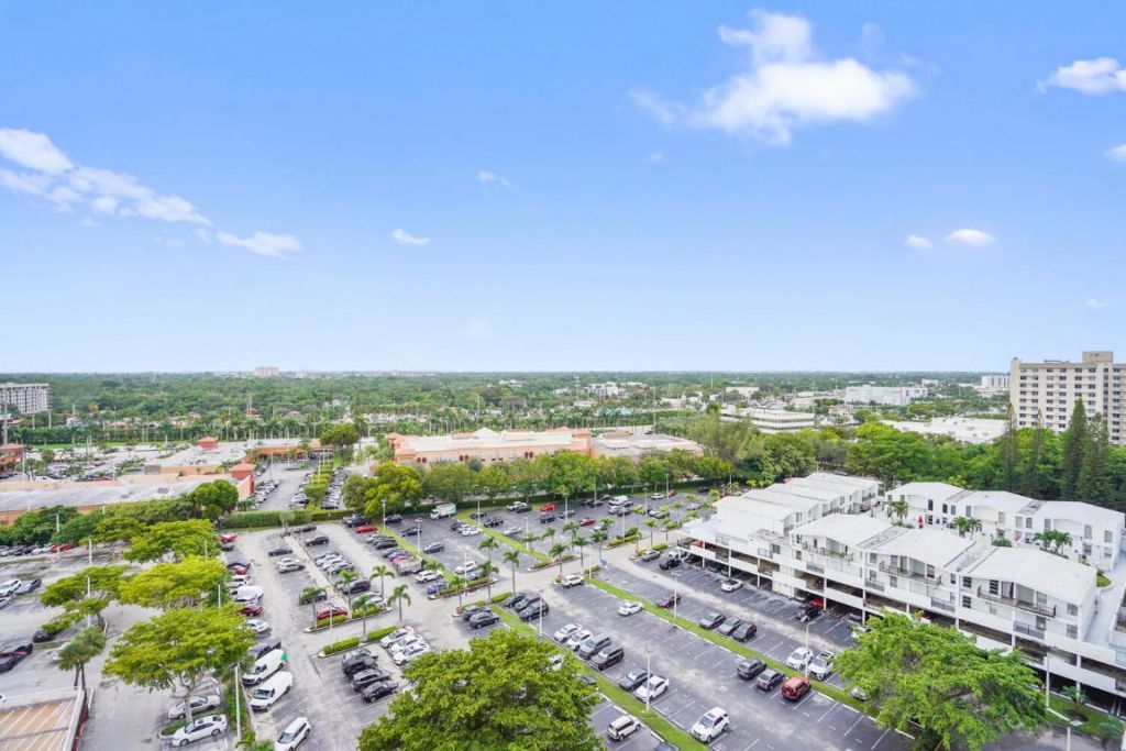 18051 Biscayne Boulevard, Unit 1504, Aventura, FL 33160 Photo